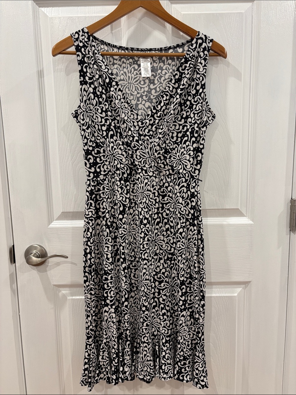 Black & White Sleeveless Midi Dress